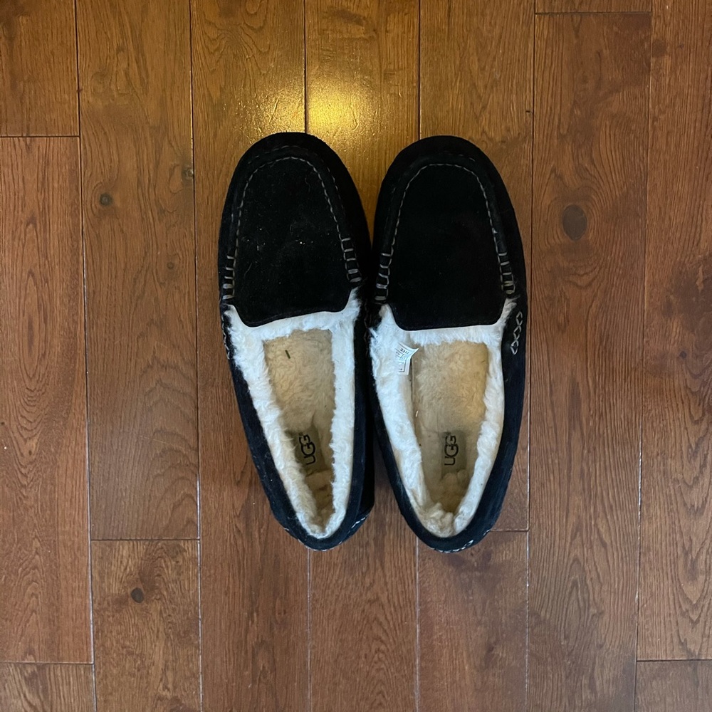 AUTHENTIC UGG SLIPPERS🖤✨